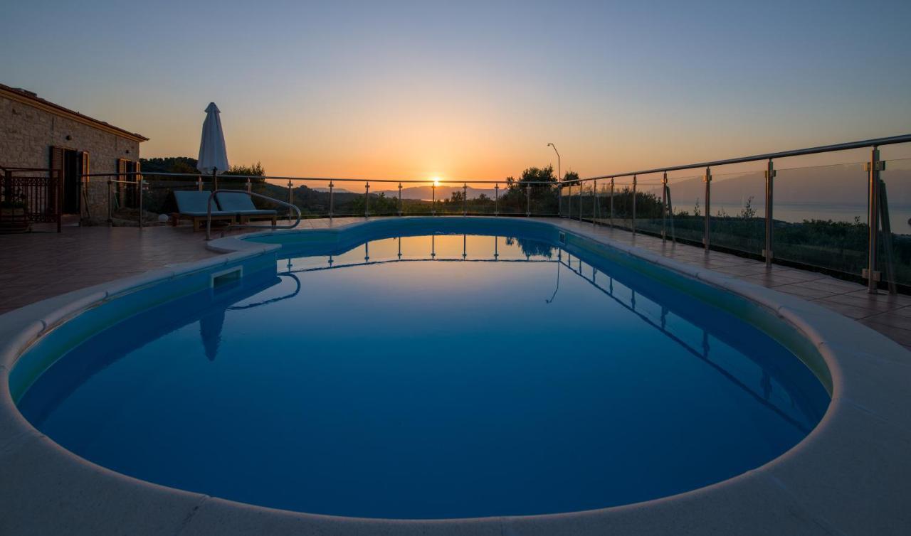 Villa Kourouni Stalós Dış mekan fotoğraf